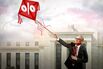 IMAGE_POWELL_FLYING_A_PERCENTAGE_KITE