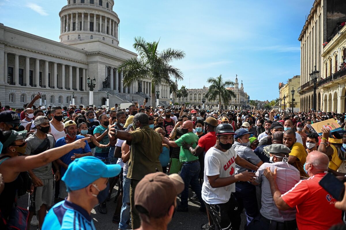 Facebook and WhatsApp Stop Working in Cuba After Rare Protests - Bloomberg