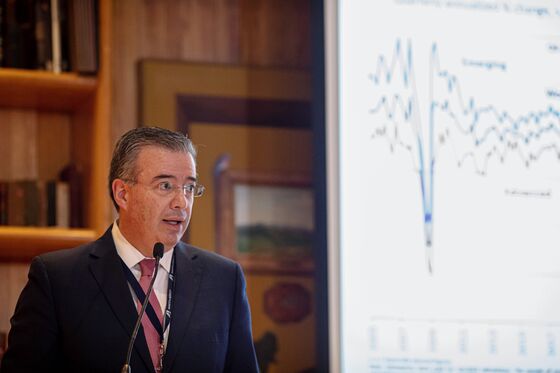 Mexico Central Banker Says Policy Makers Digesting Yield Spike
