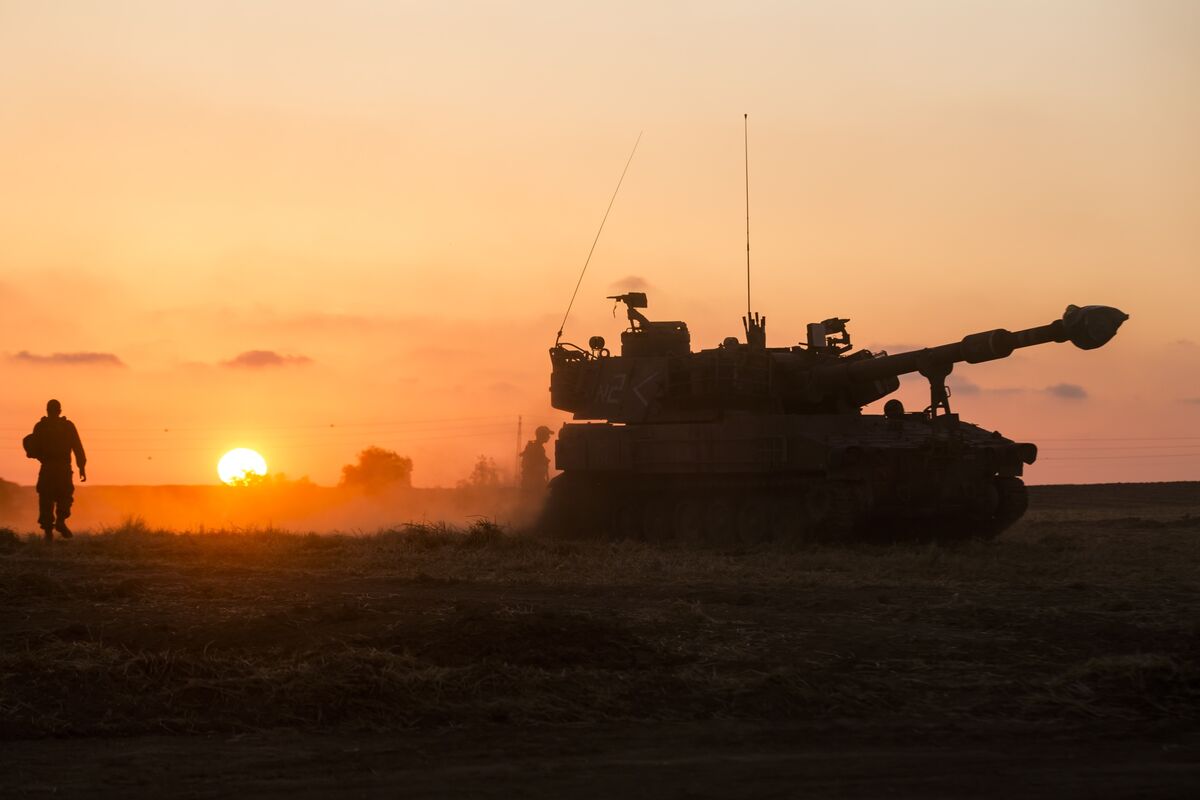 L’armée israélienne annonce qu’elle lance une frappe à Gaza après la visite de Blinken