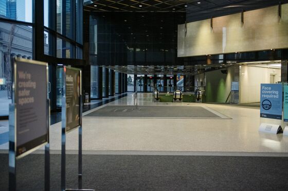 Bankers in Toronto Dodge Wall Street’s Return-to-Office Pressure