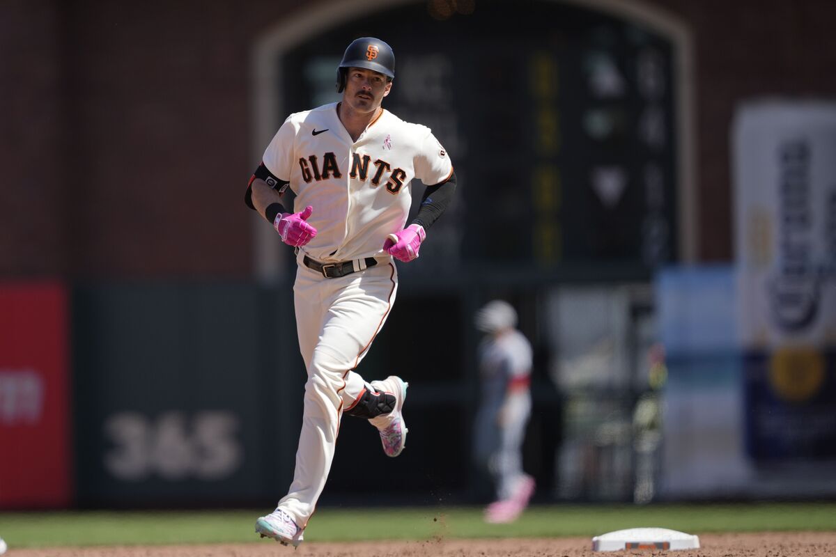 Mike Yastrzemski gets first career hit, is thrown out seconds