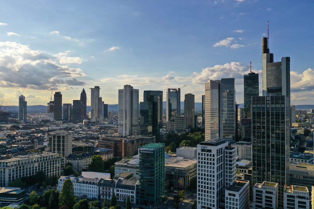 assets.bwbx.io image