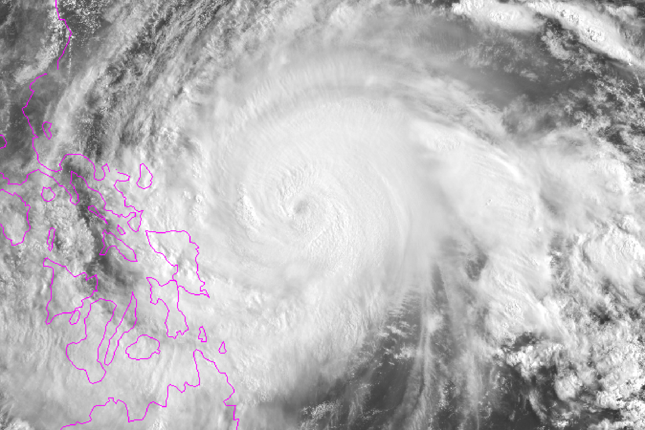 Typhoon Suriga el 17 de abril.