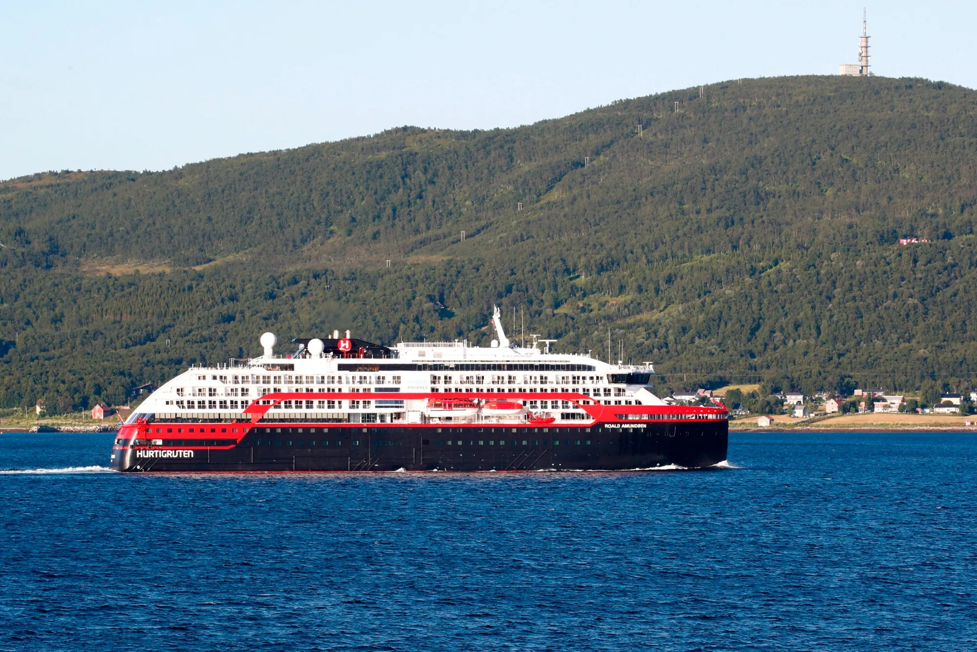 Hurtigruten remains in talks over its capital structure.