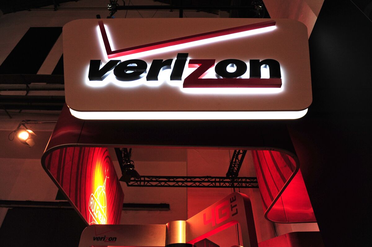 Verizon Is in Talks to Purchase EchoStar Wireless Spectrum