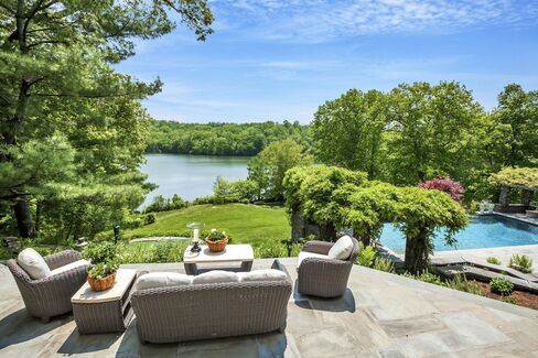 The property sits on over 10 acres.