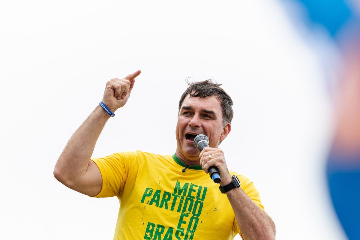 Bolsonaro’s Strategy to Purge Top Court Faces Hurdles in Brazil