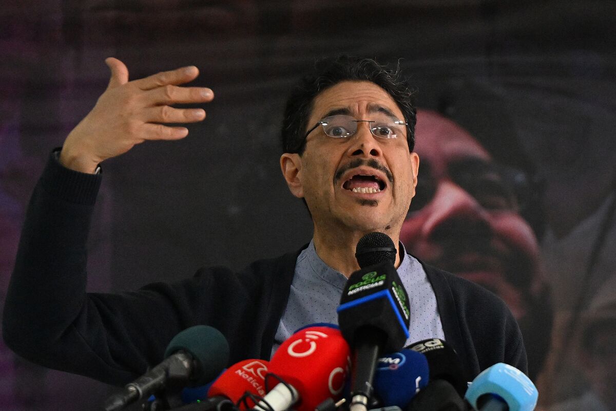Cepeda Walks Back Claim of Colombian Vote Count Irregularities