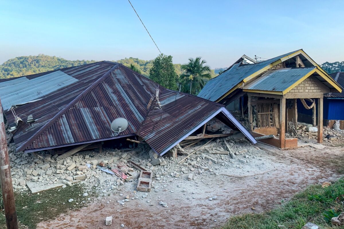 インドネシア／マラプ精霊の家に間借りを許された島民の精霊布／唯一無二のイカット 1200x800.jpg