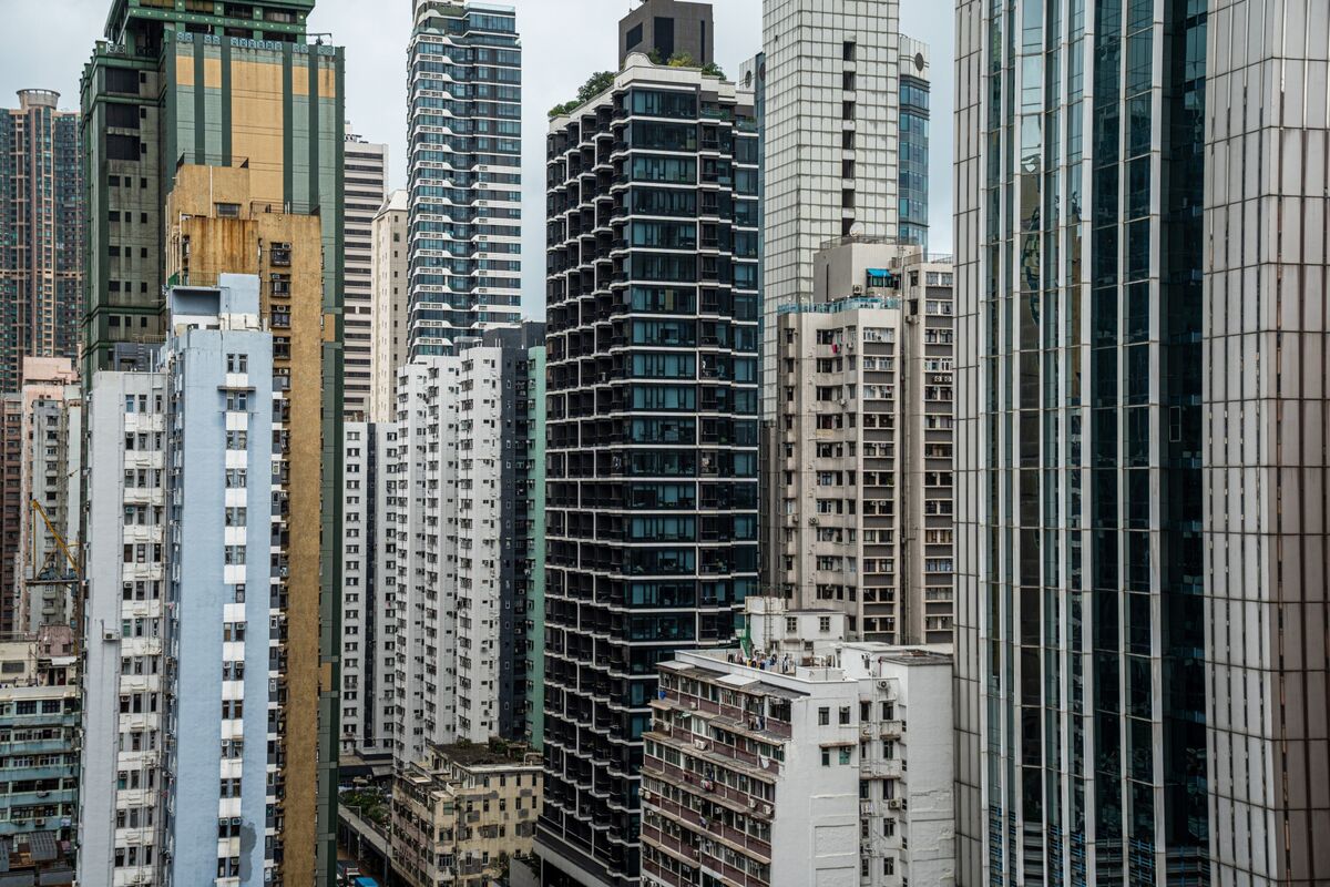 bloomberg.com - Venus Feng - Hong Kong Home Prices Rose for First Time in Four Years in 2025