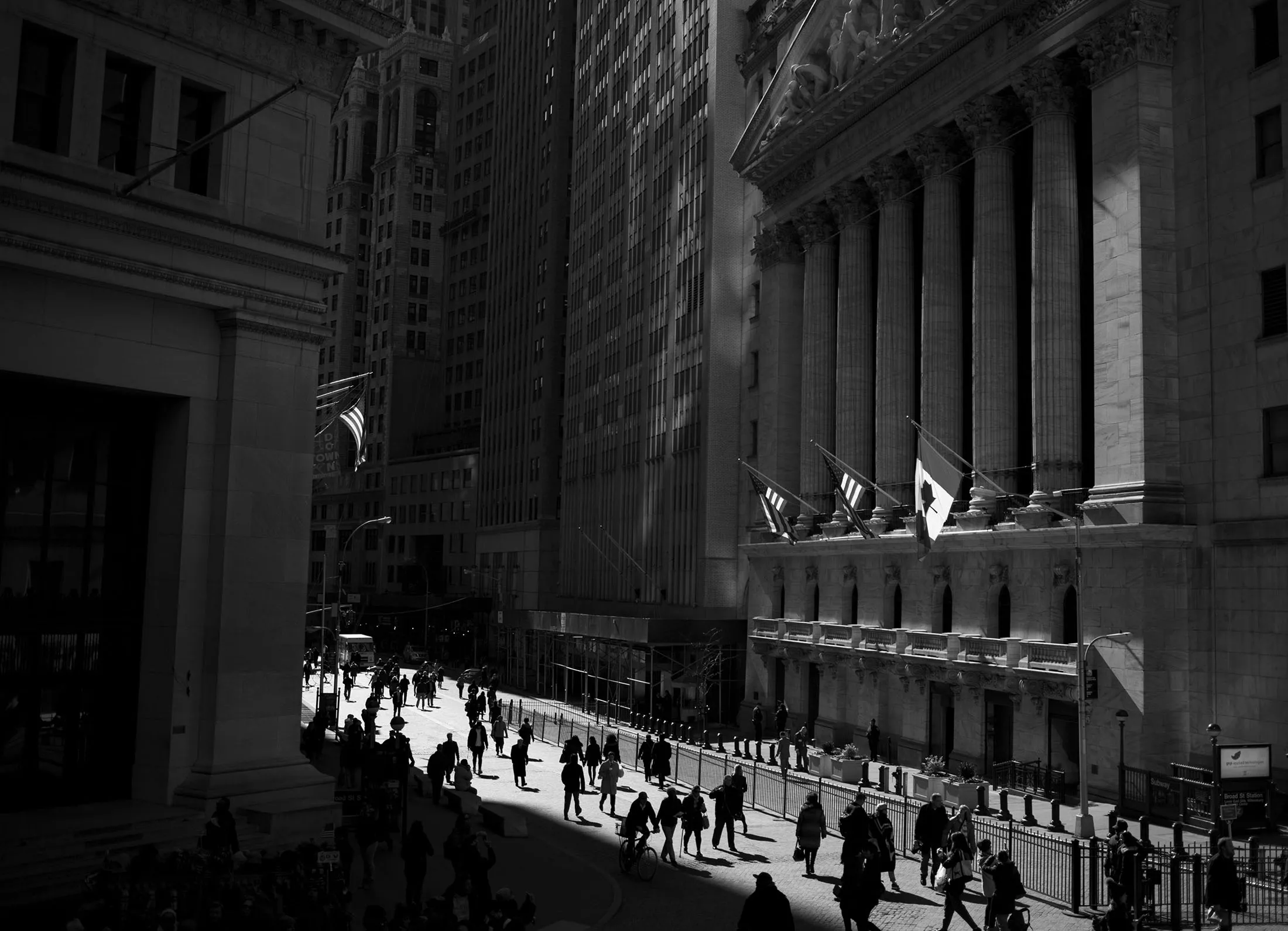Views Of Wall Street As U.S. Stocks Slip