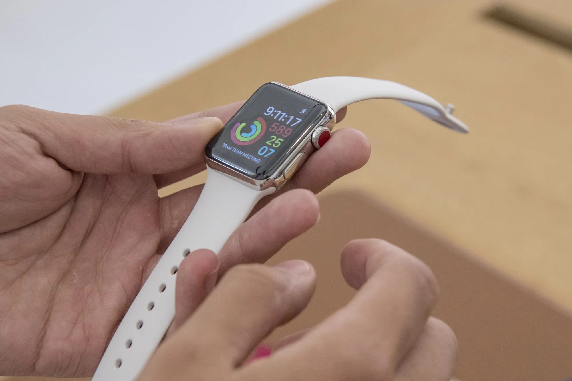 Apple Sued Over Broken Watch Screens That Injured Customers Bloomberg