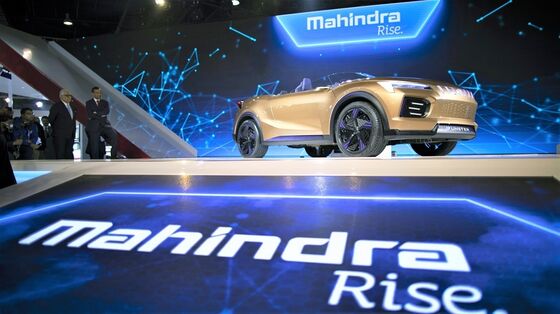 Mahindra Sees Auto Sales Rebounding Strongly as Supply Woes Ease