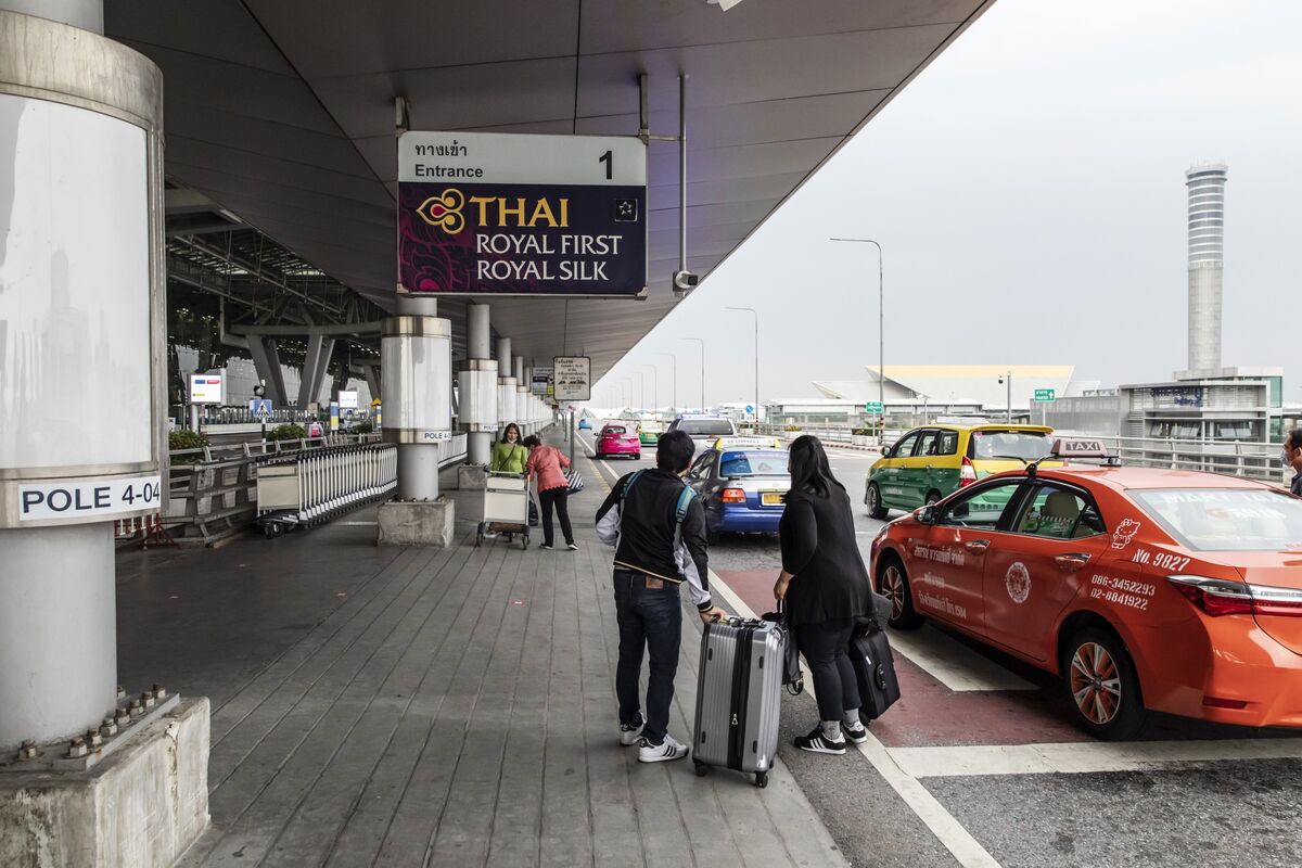 Thai Airways Sees Demand Softening as Gulf Carriers Drop Fares