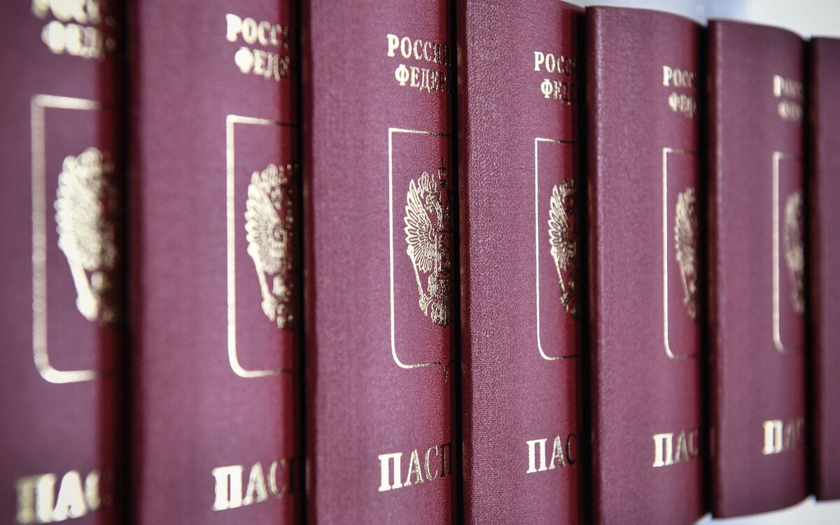 EU Proposes Introduction of Tighter Checks for Russian Diplomats