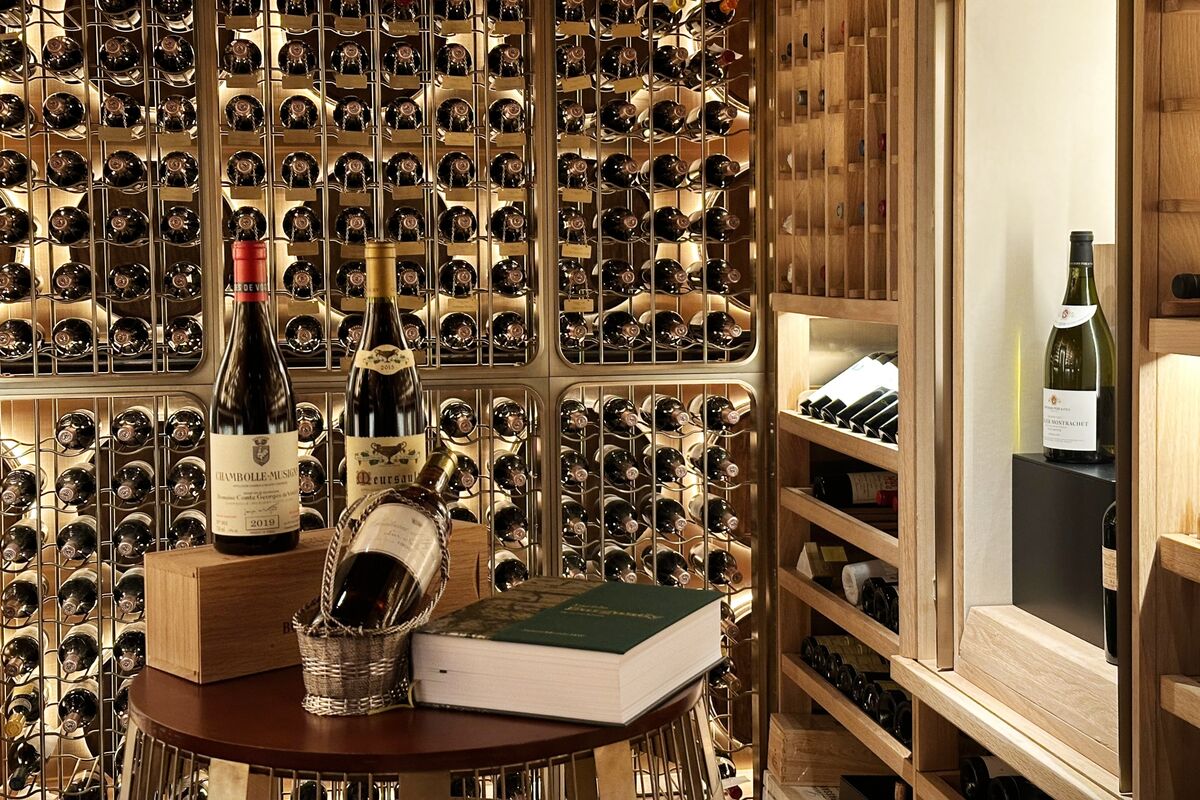 New World Angers Rich Hong Kongers With High-End Private Club’s Revamp
