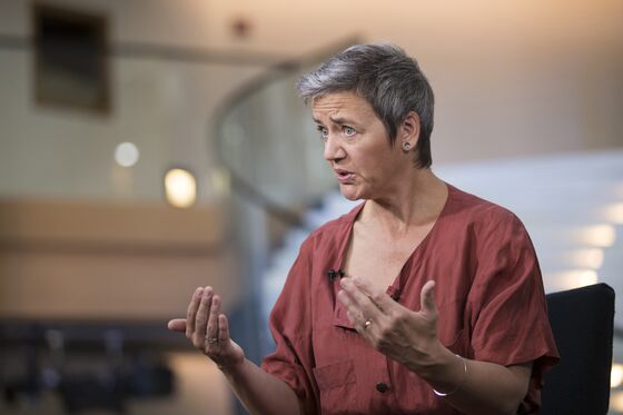 EU's Vestager Echoes Macron With Call to Resist Nationalist Lure