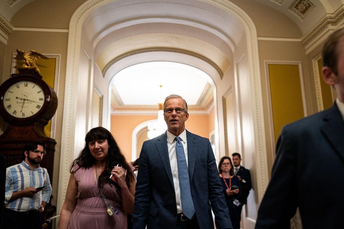 Senate Pulls All-Nighter on Trump Tax Bill With GOP Divided