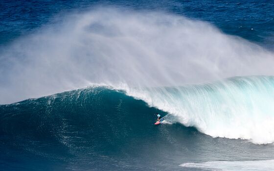 Everyone’s Going to Hawaii, and the Resorts Aren’t Ready