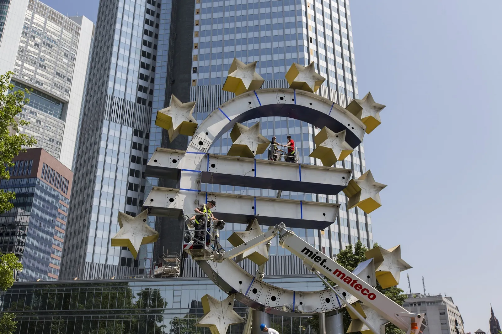 1473339754_ECB