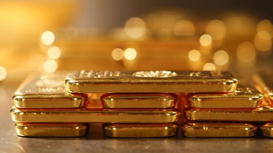 Gold Holds Gain After WHO Chief’s ‘Tip of the Iceberg’ Warning