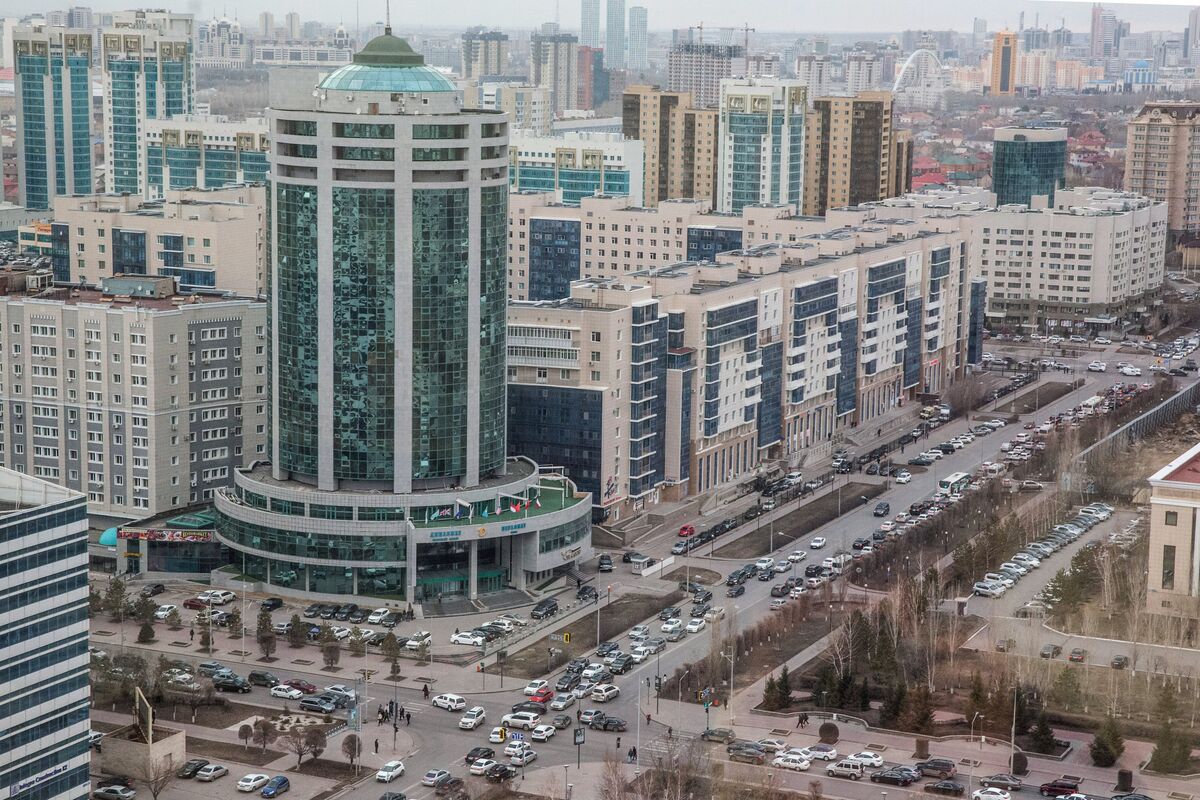Veon Eyes Ride-Hailing Services to Take On Rivals in Kazakhstan