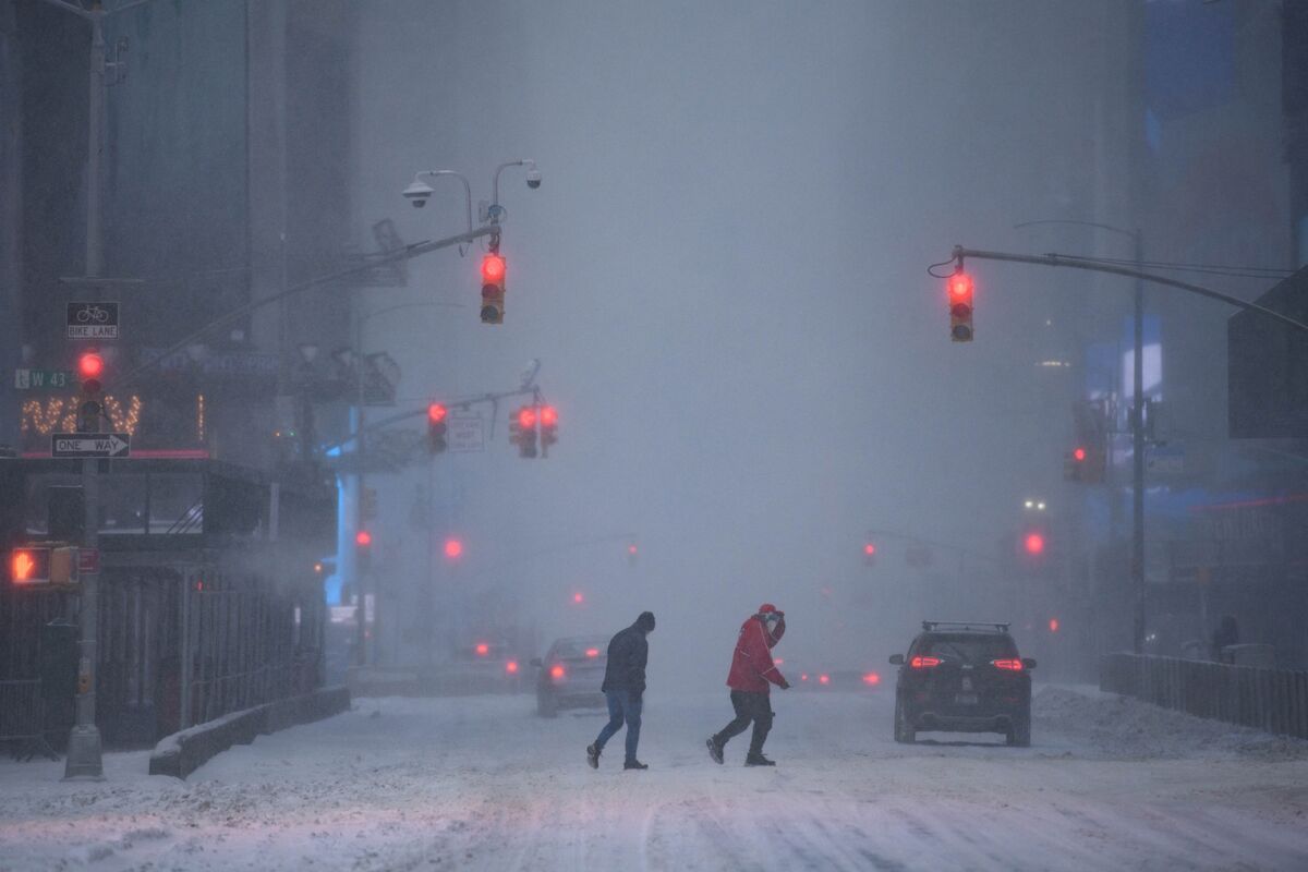 Eastern US Power Grid Orders Cuts, Issues System-Wide Emergency