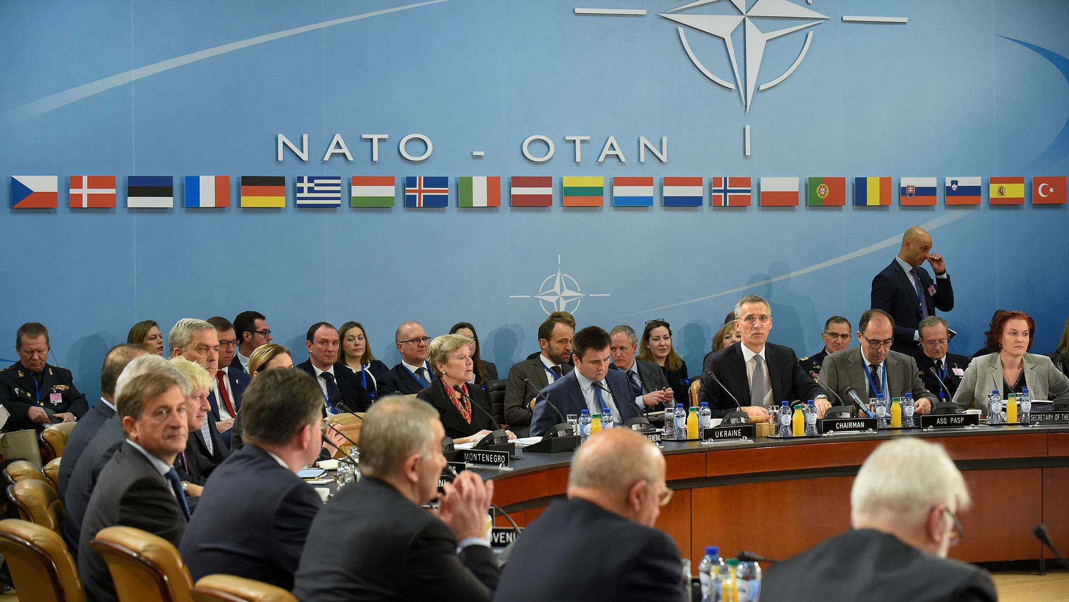 Hasil gambar untuk Trump Slams NATO, Floats Russia Nuke Deal in European Interview