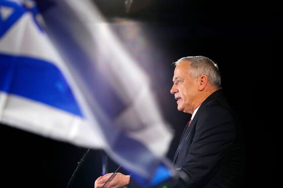 The General Who Wants to Topple Netanyahu Expands Rival Bloc