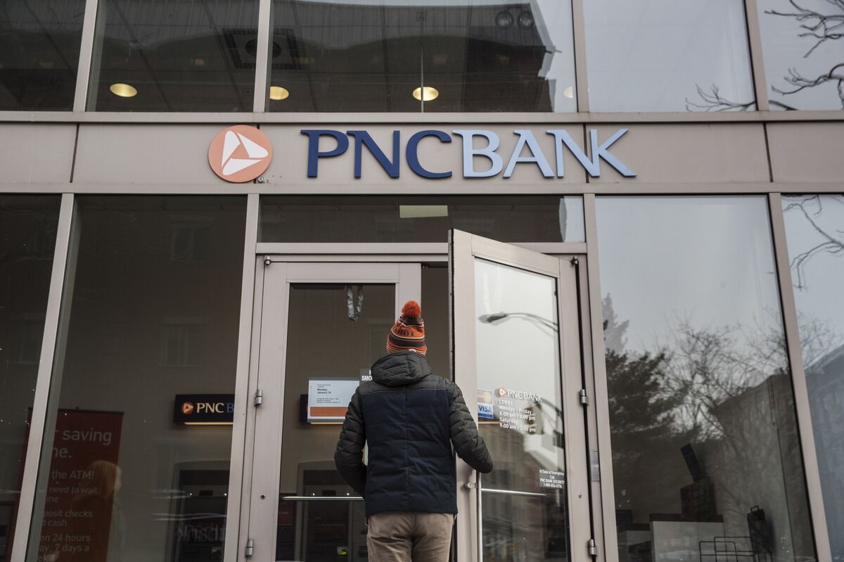 PNC’s Lending Income Tops Estimates After Takeover of FirstBank PNC’s Lending Income Tops Estimates After Takeover of FirstBank