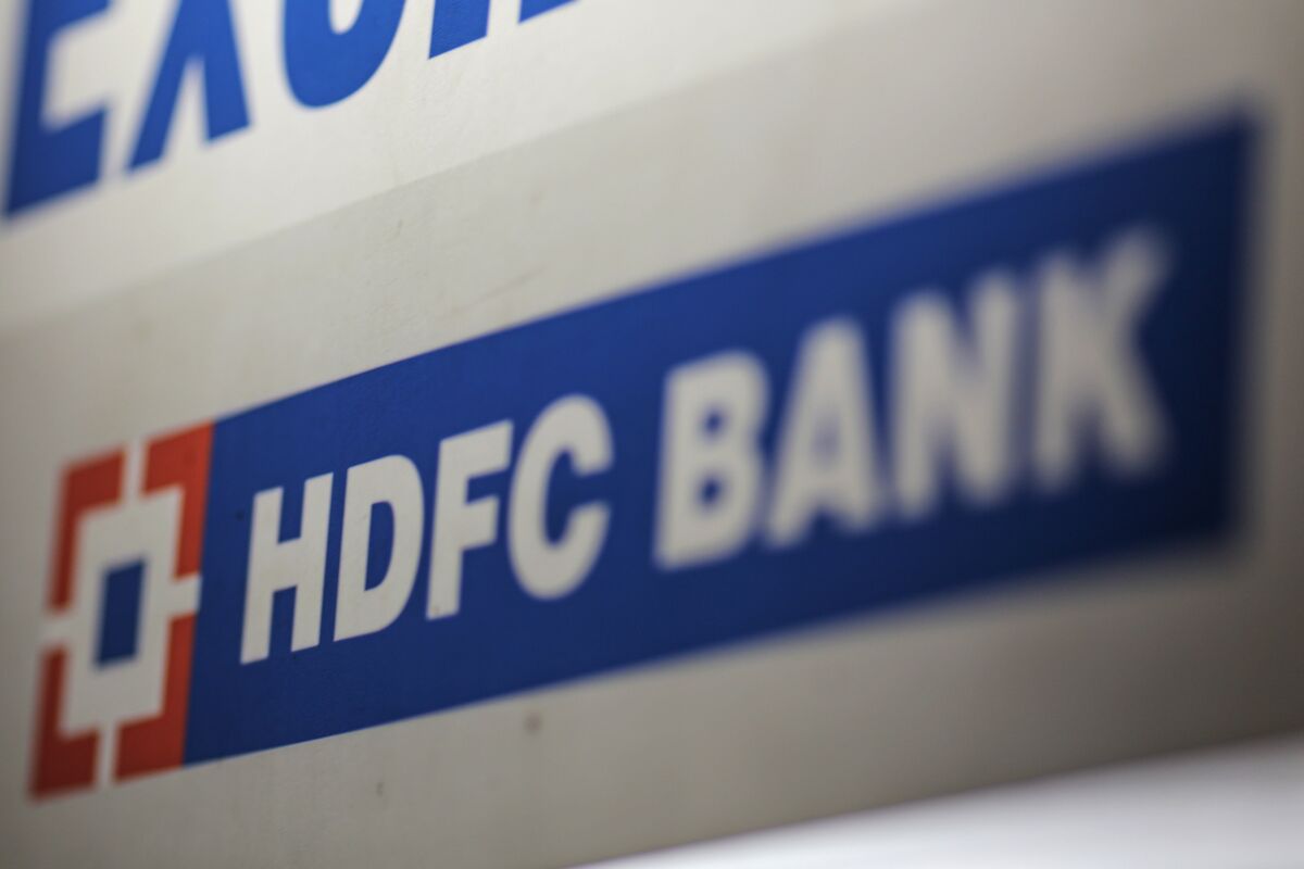 India’s $110 Billion HDFC Bank Faces Upheaval With Outsider CEO