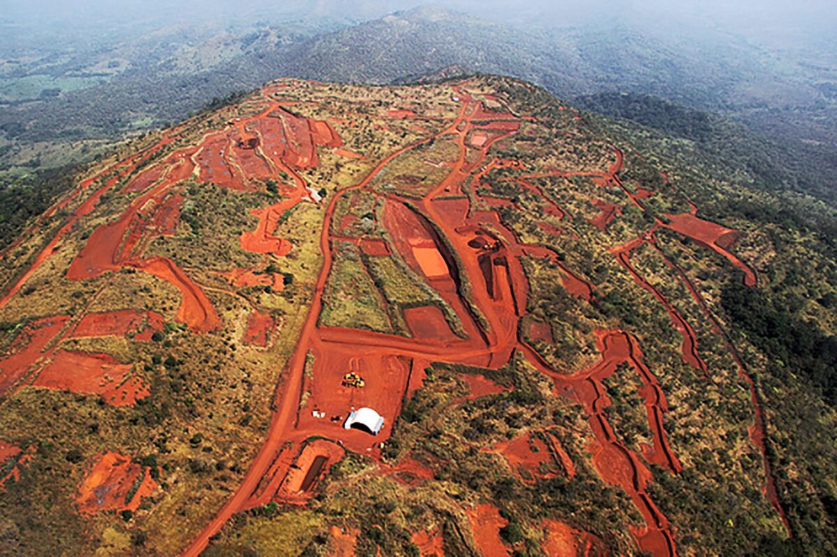 Africa News China Nears OK on Guinea's Simandou Iron Ore Mine Bloomberg