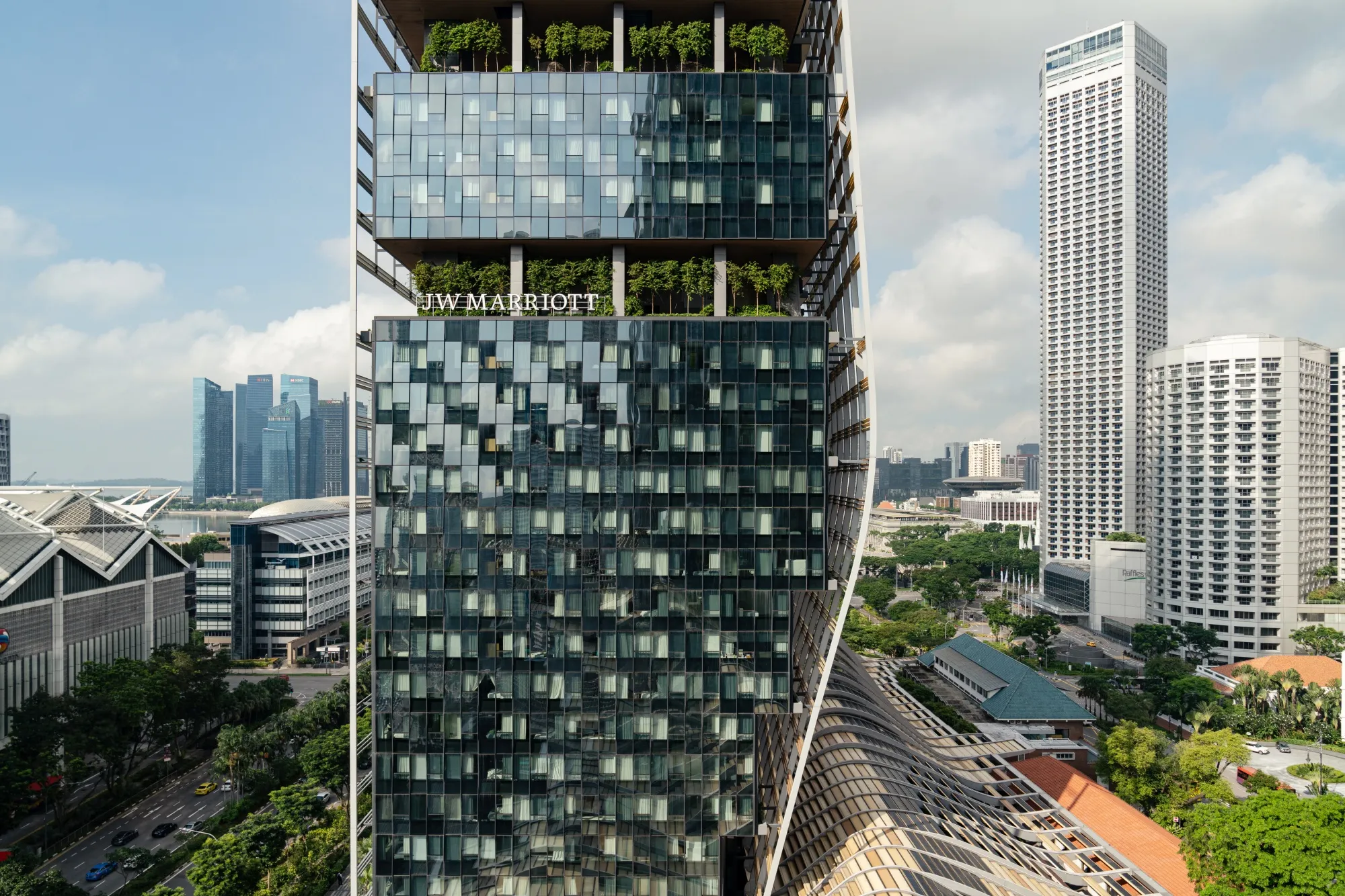 City Developments' South Beach Complex as the Green Building in Singapore Keep Tropical Tenants Cool