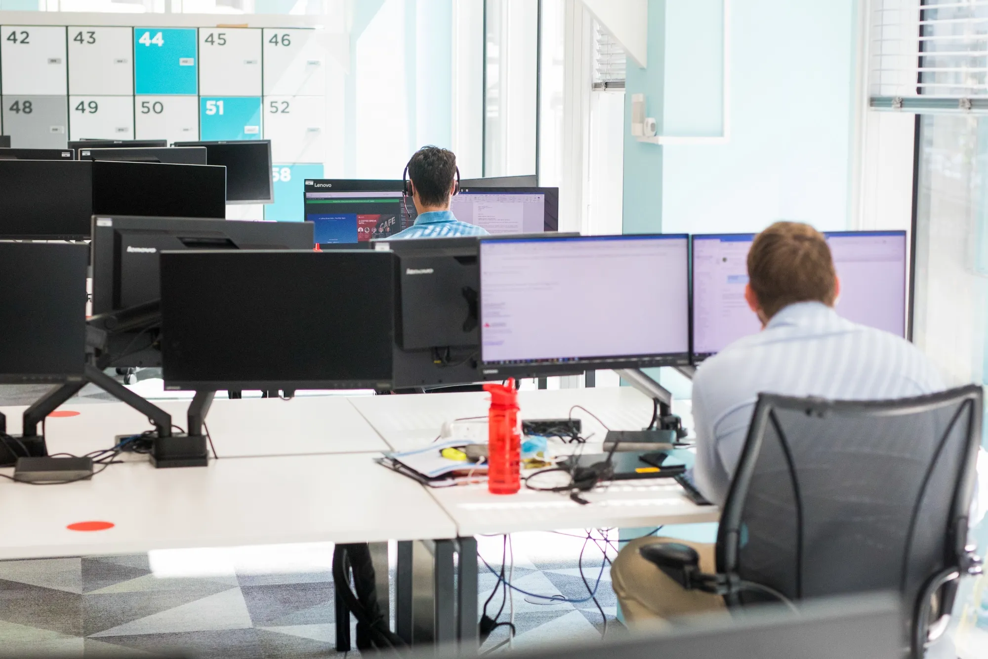 Life Returns to London's Finance Hub -- Doused in Disinfectant