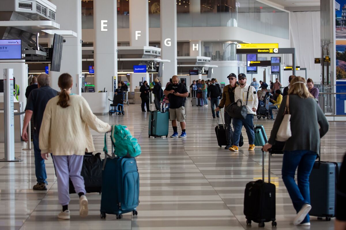 LaGuardia Says to Expect Delays After Runway Closed for Sinkhole