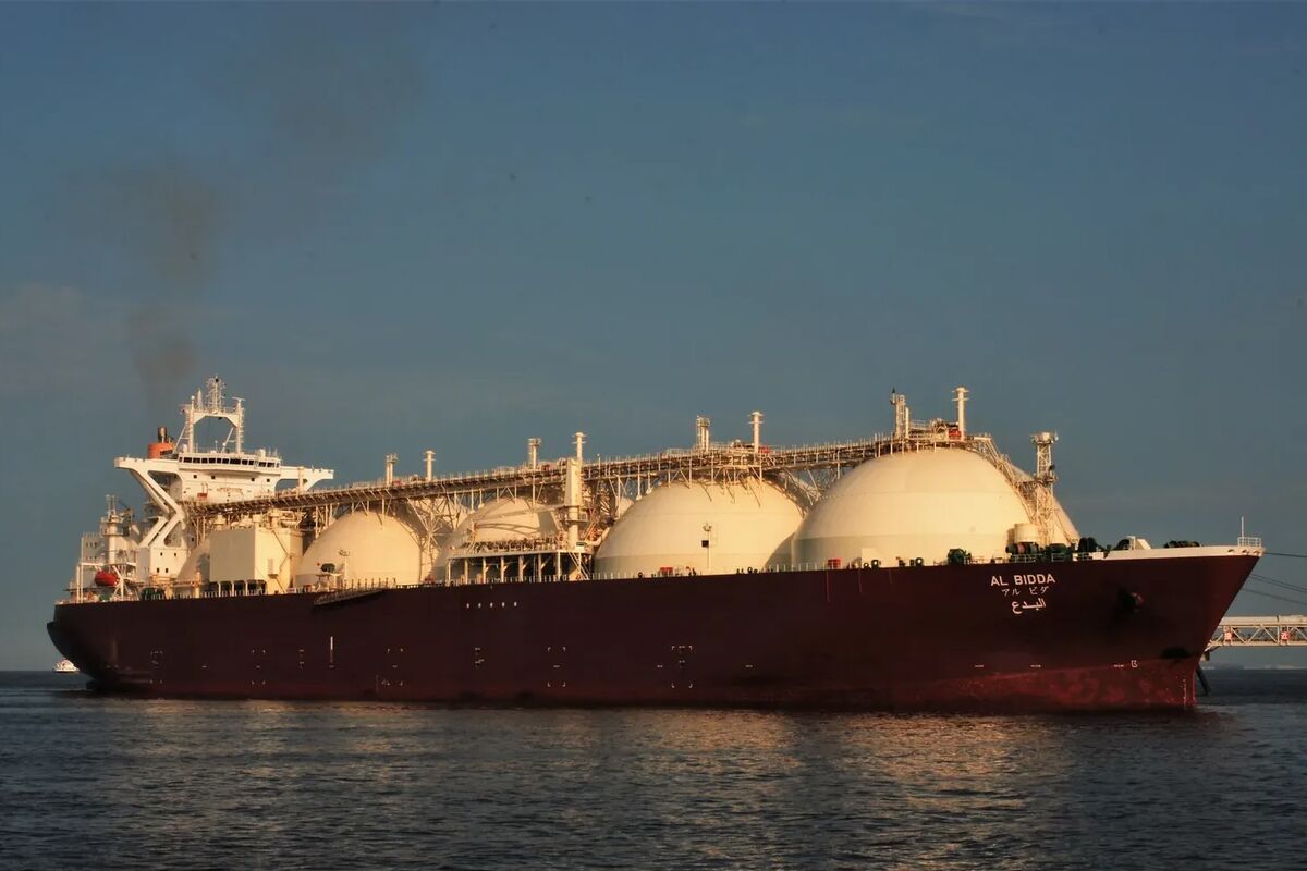 Asian Heatwaves Boost LNG Demand, Shift Cargoes from EU to Asia