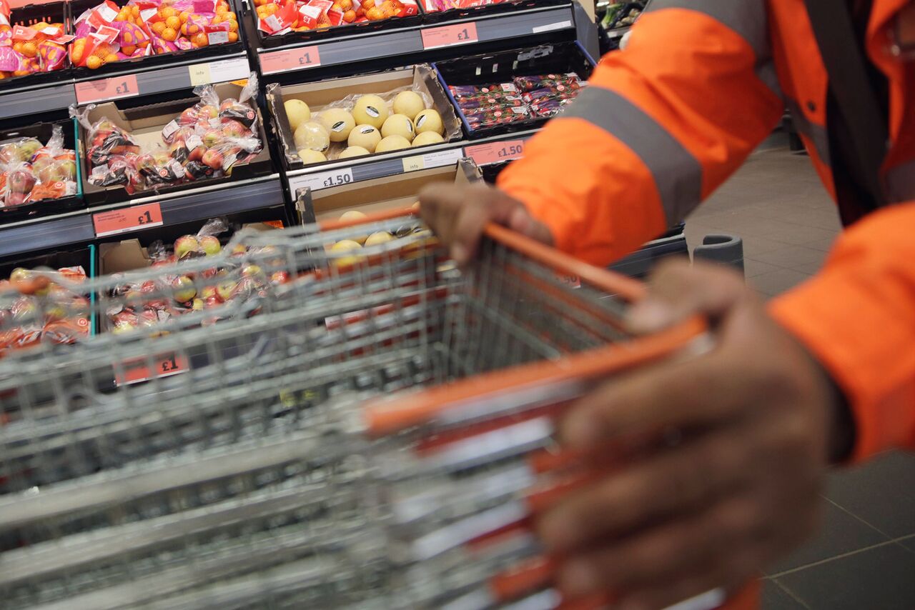 Sainsbury Hiring 22,000 Temporary Staff for Christmas Sales Push