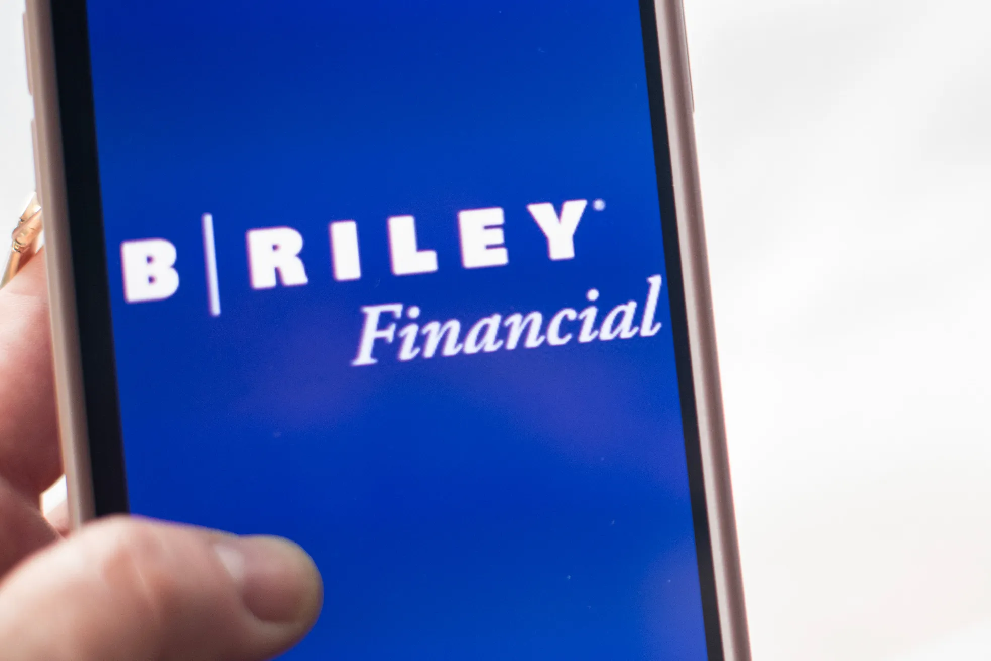 B. Riley Confirms Talks on Asset Deals to Cope With Debt - Bloomberg