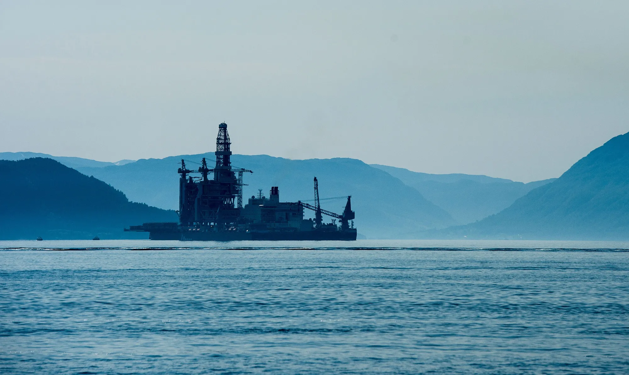 Equinor ASA Lift A Drilling Platform Onto The Biggest Ship In The World "Pioneering Spirit"
