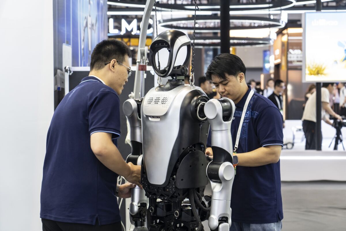 Chinese Humanoid Robot Maker Raises $200 Million Ahead of IPO