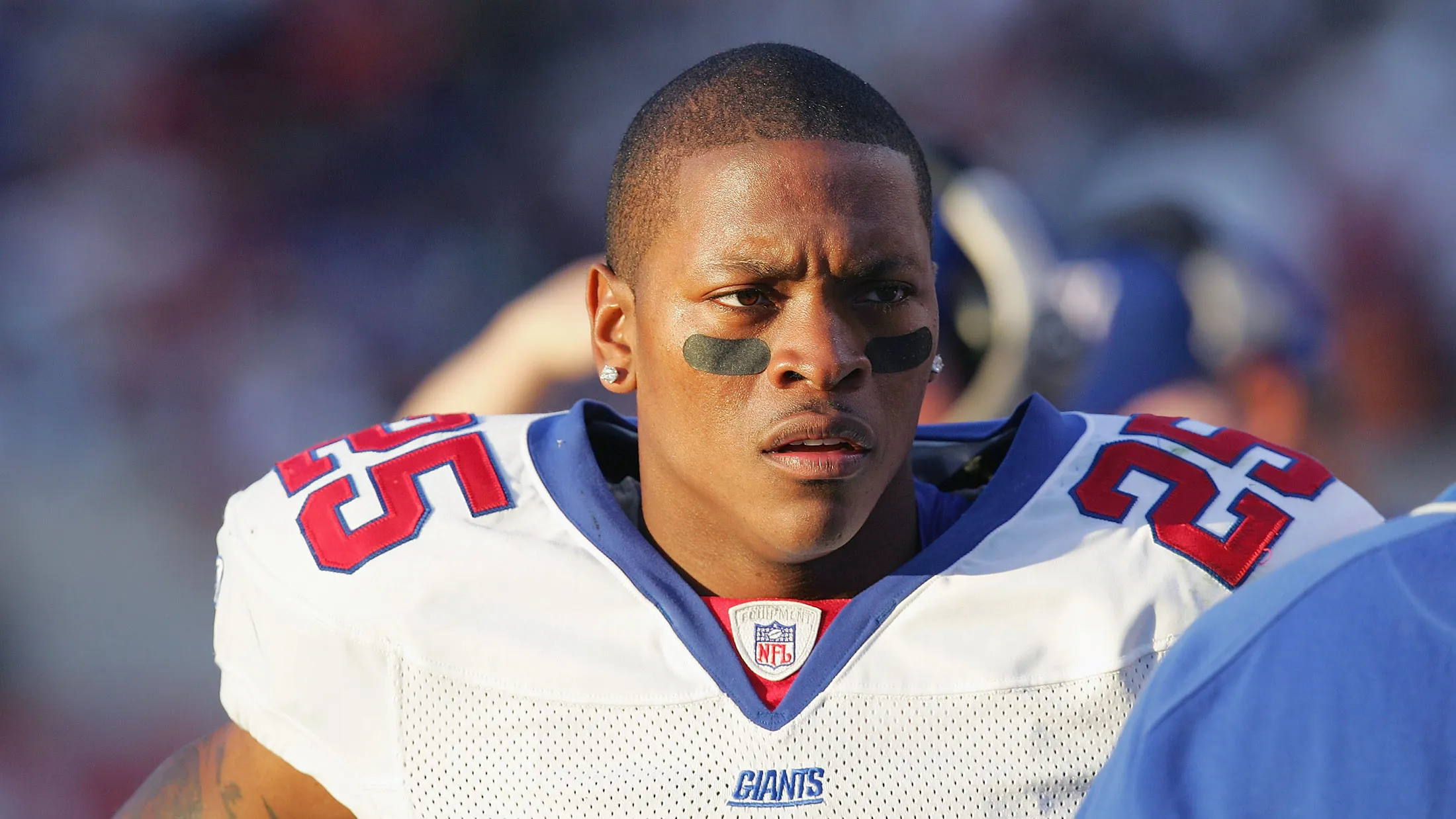 Cornerback Will Allen #25 of the New York Giants on the sidelines against the Arizona Cardinals at Sun Devil Stadium in this Nov. 14, 2004 file photo in Tempe, Arizona.
