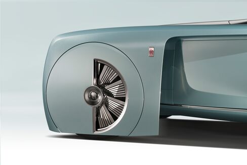 The car is fully autonomous, with a computer named Eleanor that helps with tasks.