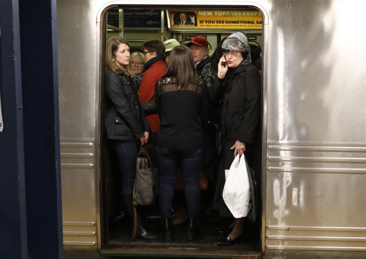 Lab Report: New York's Subway Rescue Plan - Bloomberg