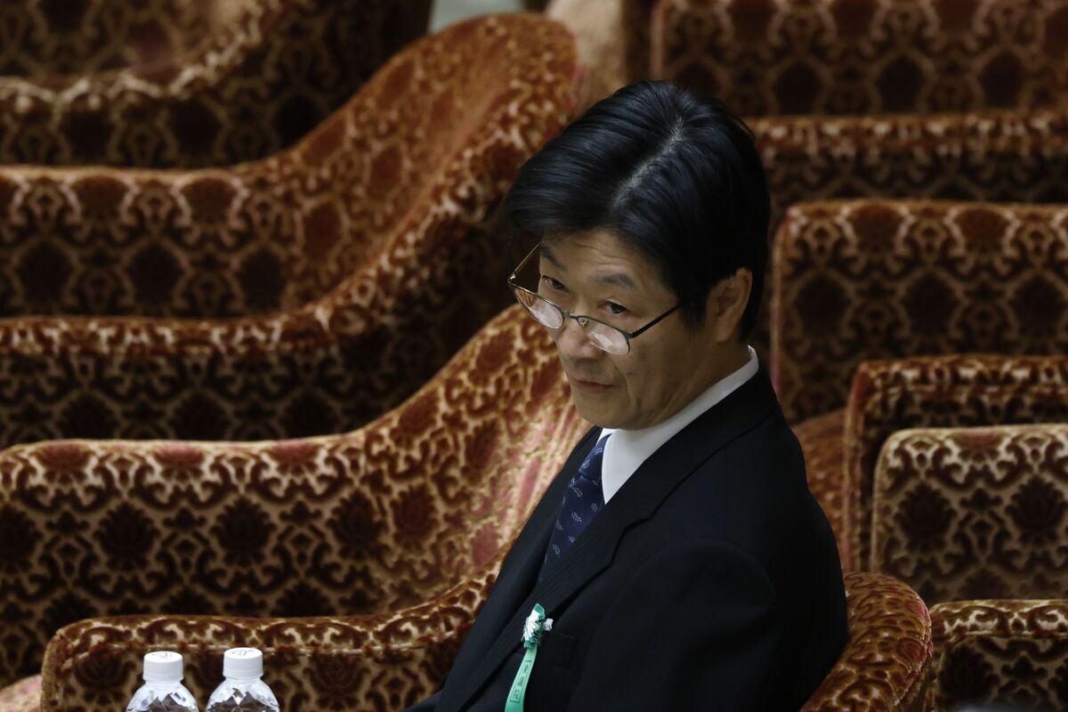 日銀、大規模国債保有で強力な金融緩和効果を持続 - 内田副総裁が衆議院で説明