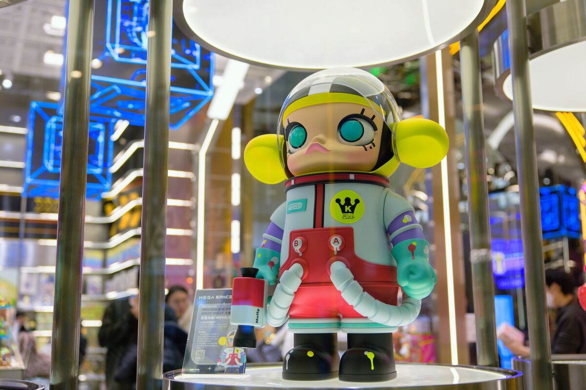 🟪"Pop Mart in crisi: crollo delle azioni dopo richieste di regolamentazione sulle 'carte cieche' in Cina"