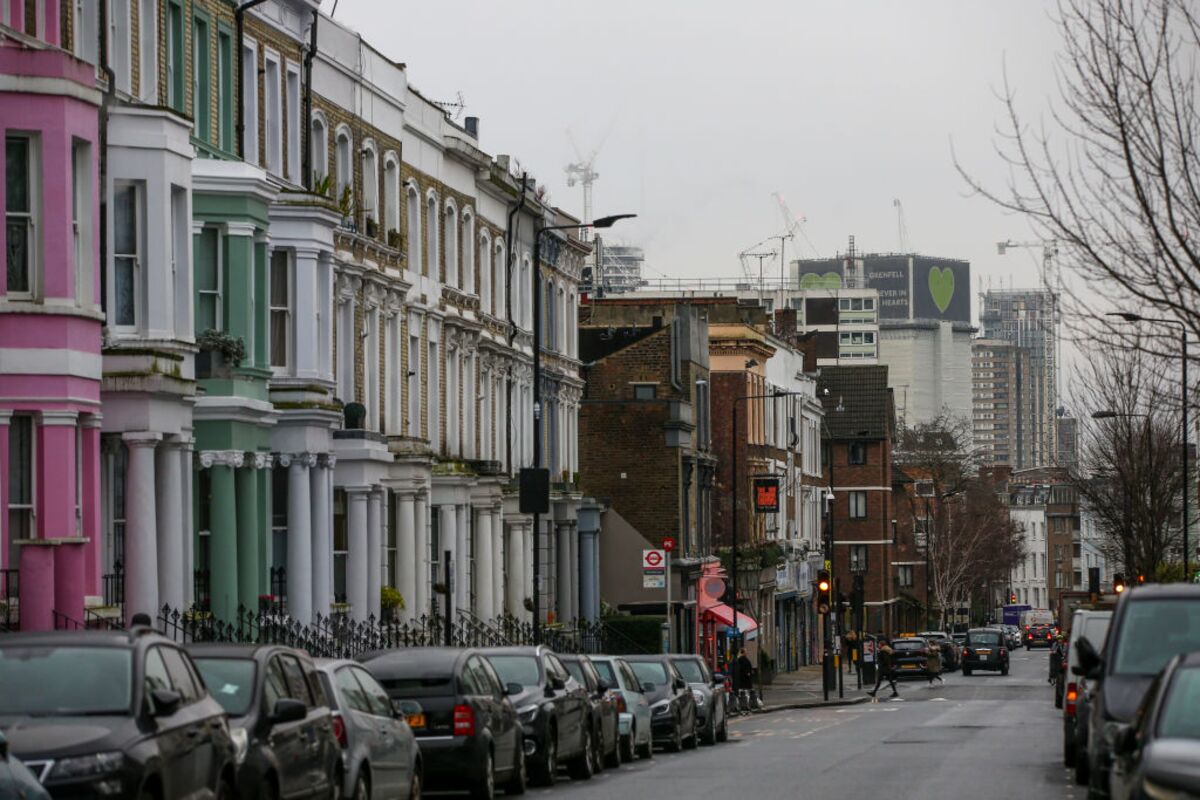 Don't Rush to Buy in Britain's Broken Property Market