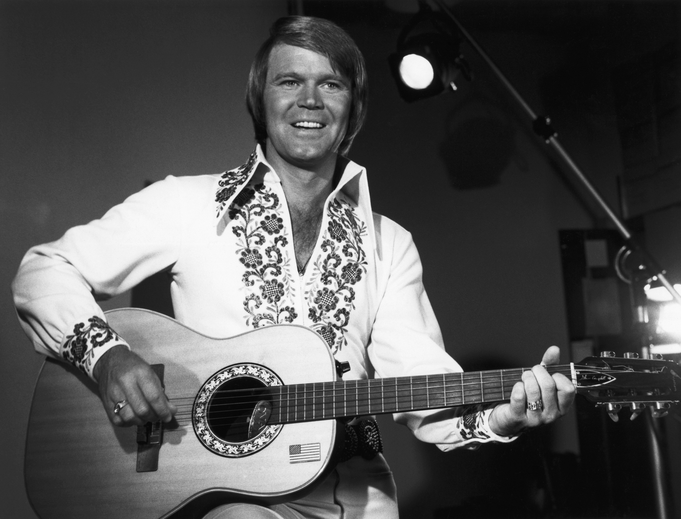 Glen Campbell, Cowboy' Pop Appeal, at 81 - Bloomberg