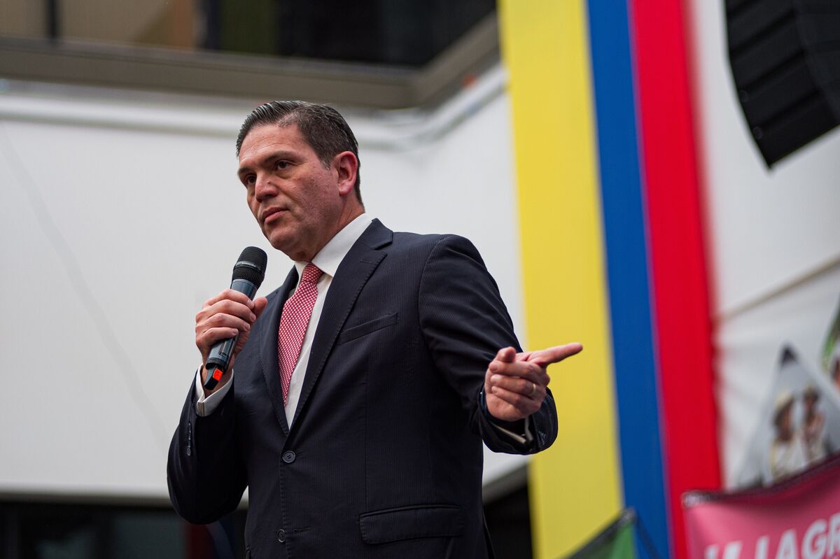 
                            Colombian Presidential Candidate Wants to Call IMF to Help Escape Fiscal Hole