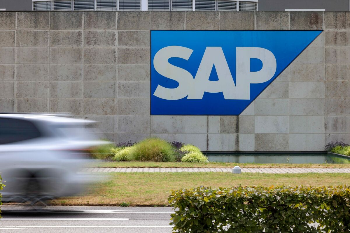 SAP reports Q3 revenue up 7% YoY to €9.08B, cloud revenue up 22% to €5.29B, below €5.33B est., and current cloud backlog up 23% to €18.84B (Christina Kyriasoglou/Bloomberg)